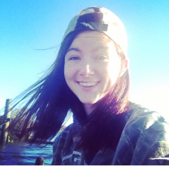 Meet your Posher, Sierra - Picture 1 of 12